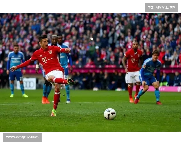 德甲点球判罚引争议 多方观点激辩公平与裁判判定标准 德甲点球判罚引争议 多方观点激辩公平与裁判判定标准